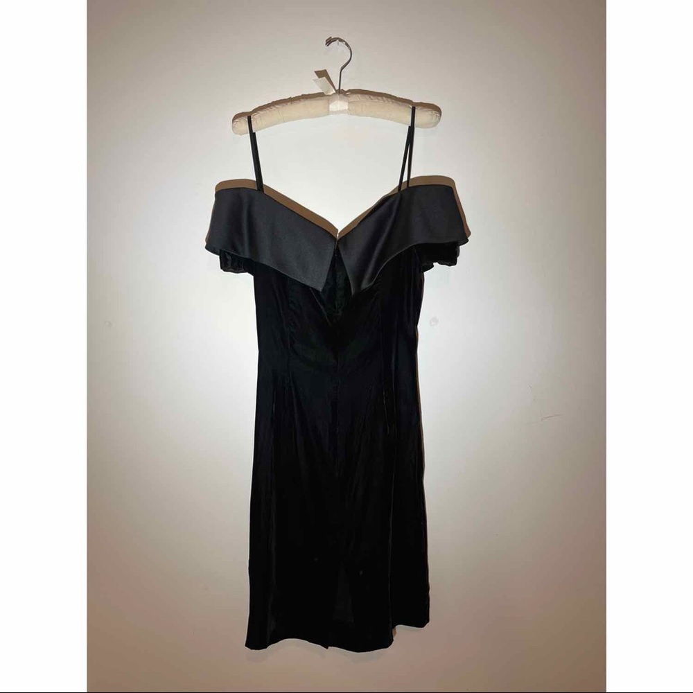 (S/M) Vintage Velvet off-the-shoulder Dress - Picture 3 of 5